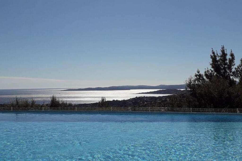 Tres Bel Appartement T3 Avec Splendide Vue Mer Les Issambres Exterior foto