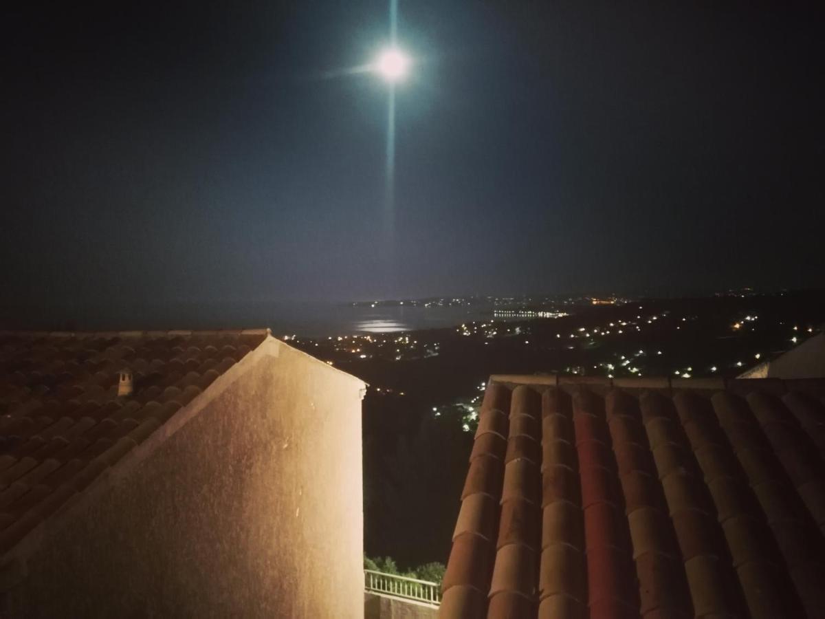 Tres Bel Appartement T3 Avec Splendide Vue Mer Les Issambres Exterior foto